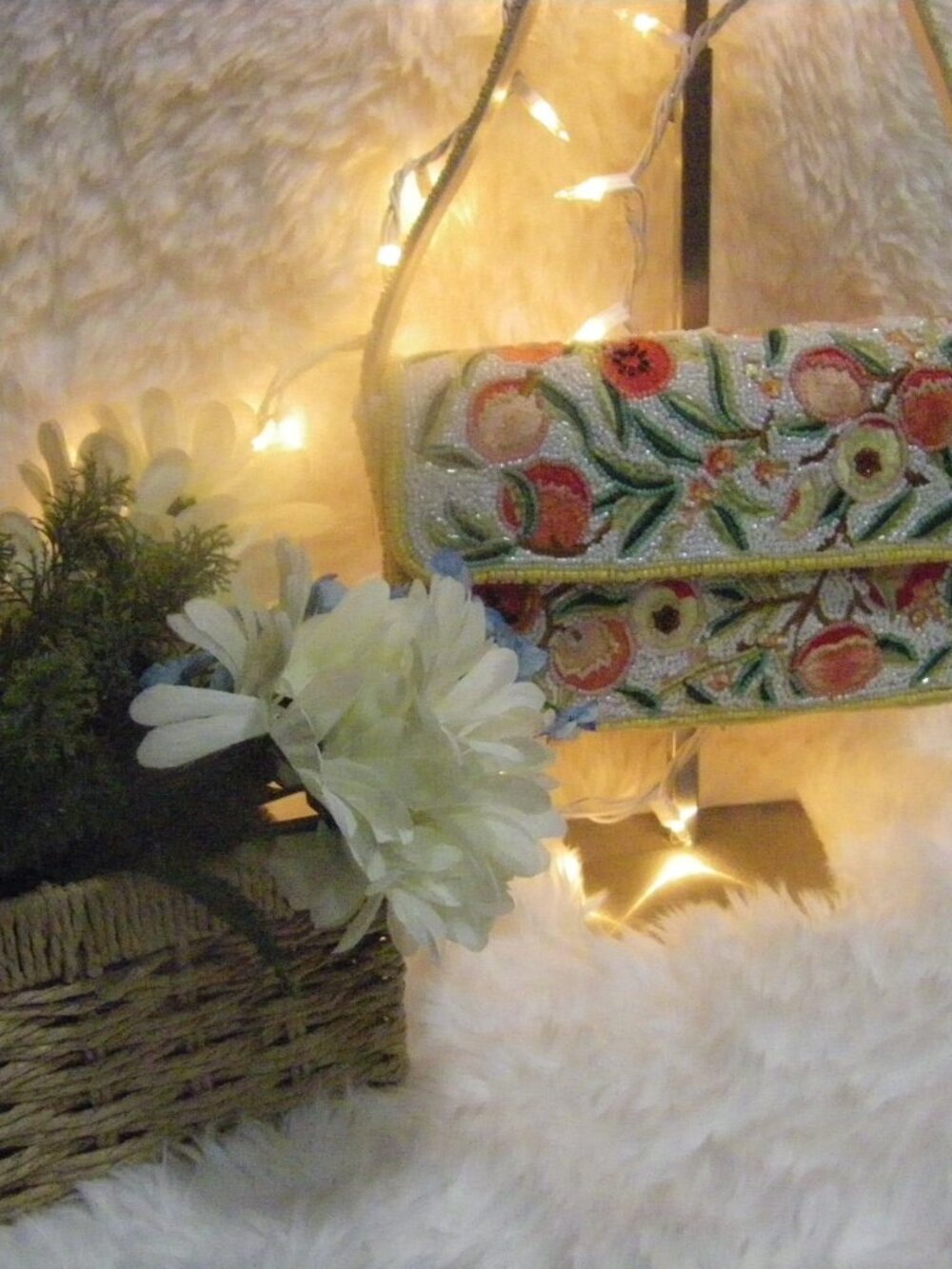 Viral Beaded Shoulder Bag Yellow With Fruit and Charm Handcrafted In India NWT - Picture 3 of 15